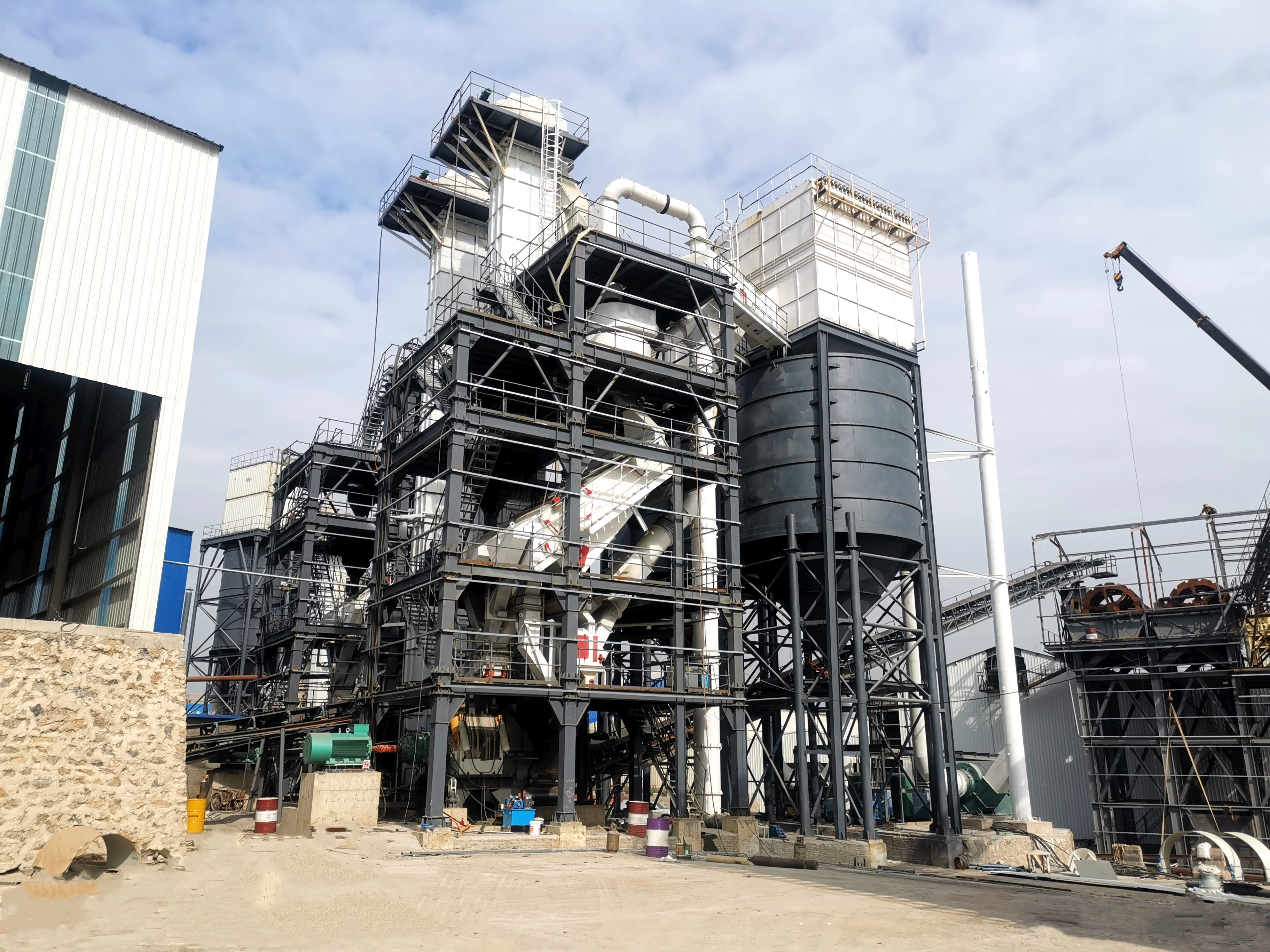 告別 “砂塵漫天”！綠色制砂樓憑這些優(yōu)勢，成為基建圈環(huán)保新標(biāo)桿
